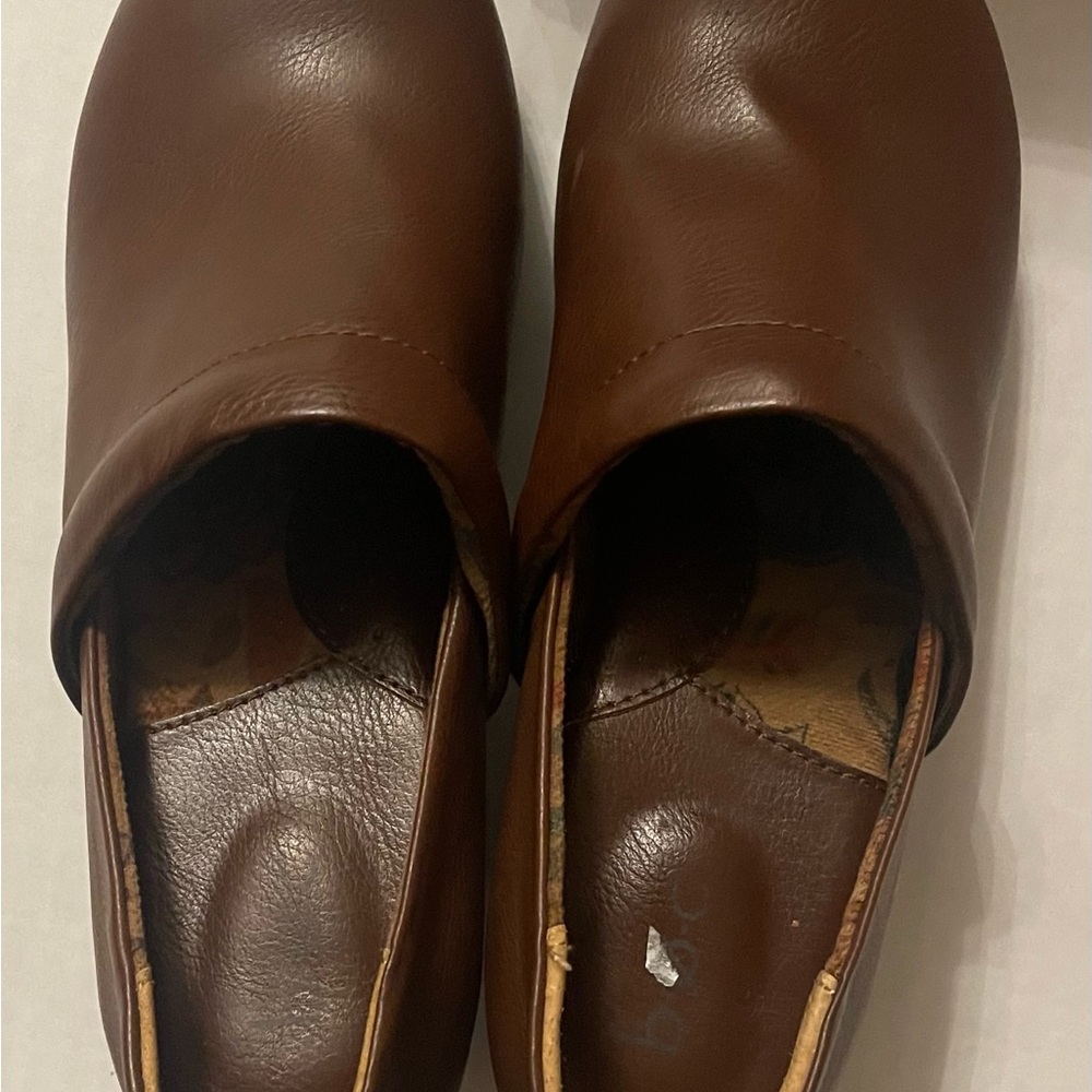 Born BOC Women Dark Brown FauxLeather Clog Size 8 Preppy Casual and Comfortable